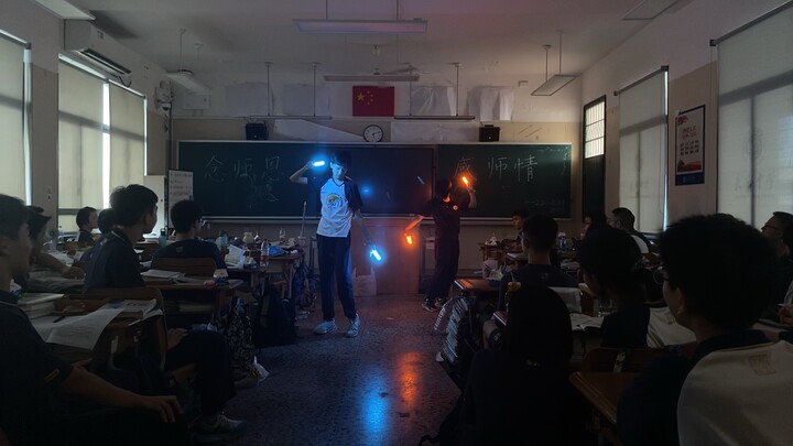 【WOTA Art】I typed "ファタール" in the class meeting