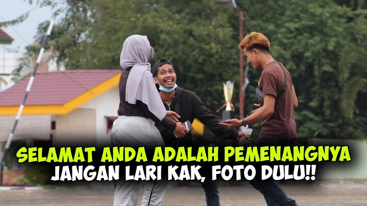 PRANK LUCU TUDUH ORANG MENANG DAPAT PIALA Ft Medbi TV