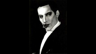 Freddie Mercury sings "The Phantom of the Opera" (full version)