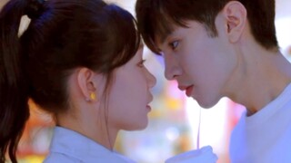 [Ghen tị tháng 4] Bạn không thể che giấu được ham muốn hôn ai đó trong mắt mình!