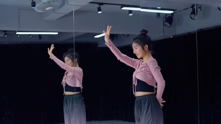 Universal formula for classical dance, quickly find some music to try it out~