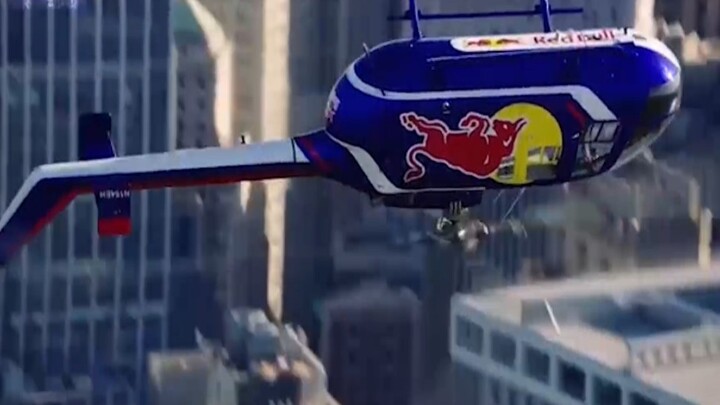 [Sports]A pilot perform <Back Flio> in helicopters over New York City