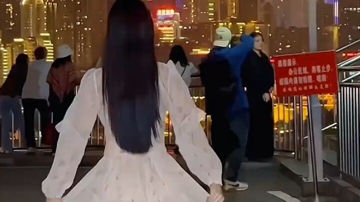 Lalaland ~ Gunakan BGM ini di Chongqing!