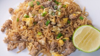 ผัดมาม่าใส่ไข่ให้อร่อยง่ายๆ Fried Noodle with egg Recipe - หัดเข้าครัว