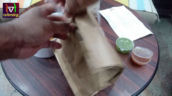 Vada Pav & Samosa Unboxing From Hungry Tomato - #unboxing #vadapav #samosa