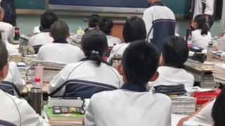 Seberapa kuat kemampuan menulis lirik siswa SMA?