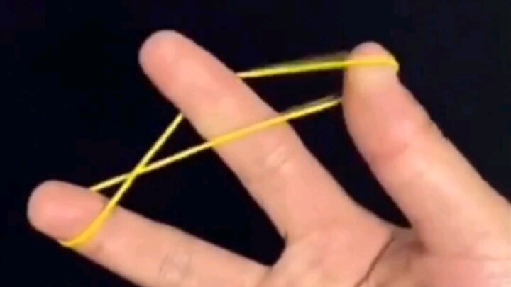 Here’s a simple and easy-to-understand tutorial on the recently popular rubber band trick.