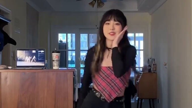 10 sets of costumes to review the 2023 Kpop annual songs! Which one is on your playlist?