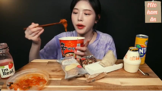 Mì hộp, xúc xích, burito, món tráng miệng phần 10 #anngonmoingay