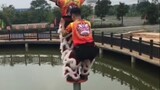 Lion dance training makes me a good guy, real waist and horse integration