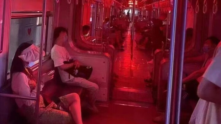 Chongqing Cyber Rail Transit trains turn off the lights, and Chongqing is also working hard to save 