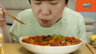 Mukbang Tokbokki và cơm cuộn kim bắp p2 #anngon