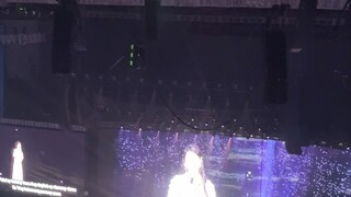 IU SINGS PASILYO at IU HEREH WORLD TOUR IN MANILA