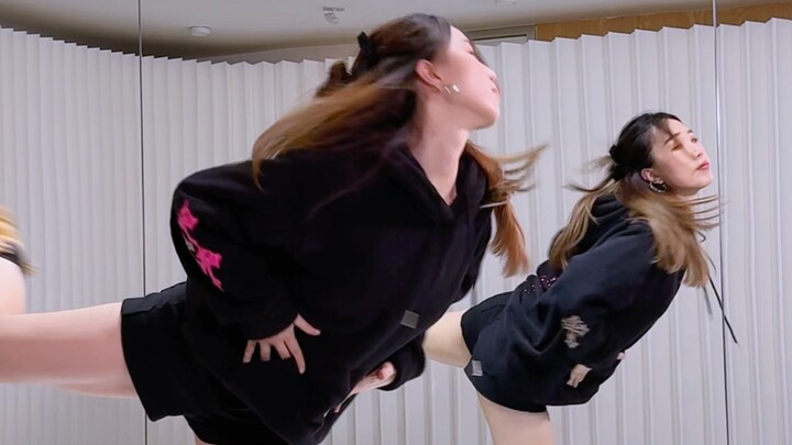 Who wants to do an elegant back kick? So cool! Strategy tutorial