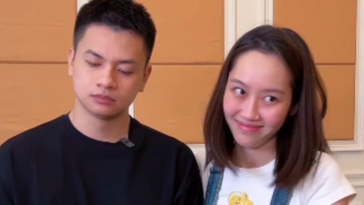 Bagaimana reaksi pacarmu jika dia terlalu ketat?