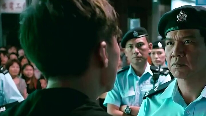Ông chủ ra ngoài để giải quyết mọi việc