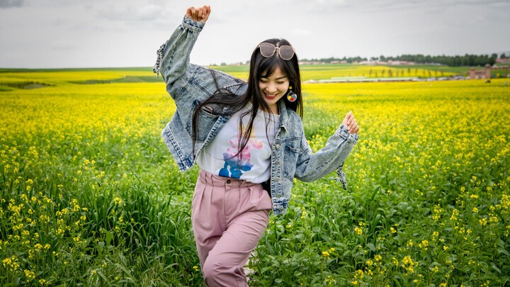 【Weiweiwei】Tara - Little Apple - Earthy Square Dance in Rapeseed Fields