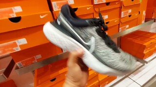 NIKE OUTLET STOCKS PROMOS AND DISCOUNTS ON SNEAKER AND APPARELS SOLID COLORWAYS NG MGA SHOES DITO