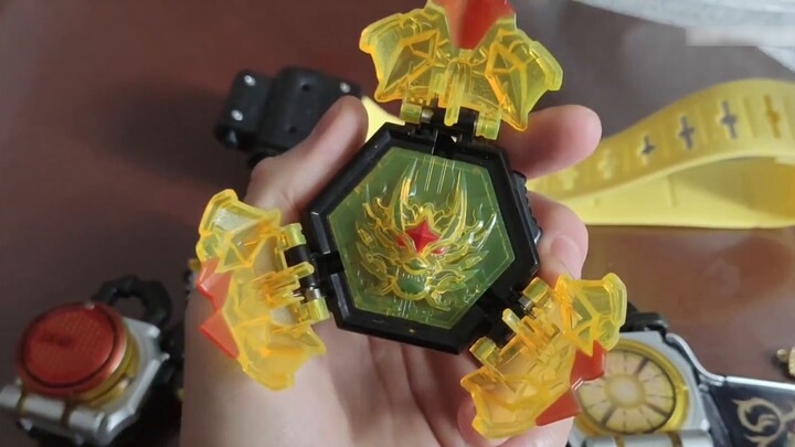 Kamen Rider dan mainan domestik lainnya sedang dijual