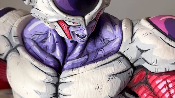 ภาพวาดสองมิติของ White Hole Frieza