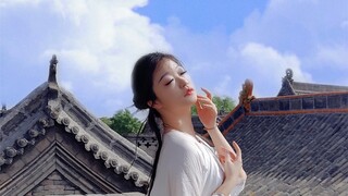 雕栏玉砌应犹在 只是朱颜改「清平误」