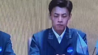 Anh ấy đã nghĩ về tất cả những điều buồn bã trong tâm trí mình.