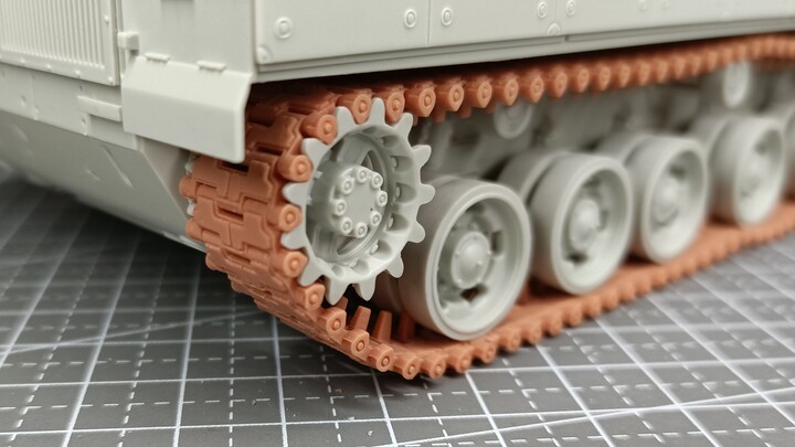 The Type 15 light tank printed tracks produced by the heavyweight model