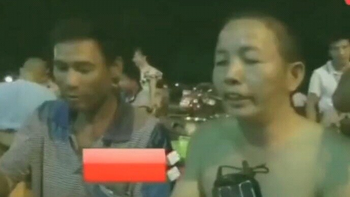 Para pecinta anjing melarang wisatawan memakan daging anjing di Festival Daging Anjing, namun wisata