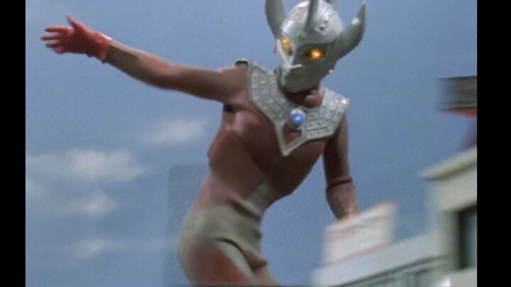 There is no sense of dissonance! Let's change Ultraman's background music.... (First issue)