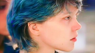 [Blue Is the Warmest Colour] Terpukau dengan Rambut Birunya