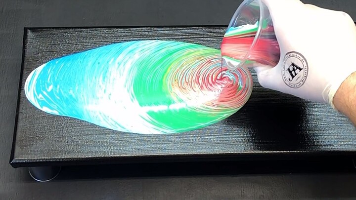 【流体画】一杯颜料即一幅画  看油管1000万播放的德国艺术家玩转色彩