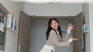 Cô bé 13 tuổi nhảy WA DA DA chỉ trong một lần