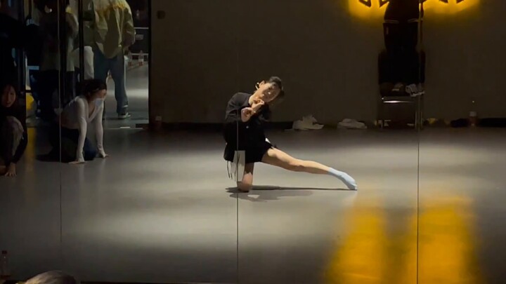 "Painting Heart" Choreography by Zhou Rong | Have you ever smelled the fragrance of flowers? Have yo