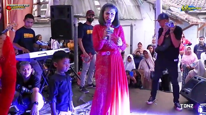 ADE ASTRID SONIA LIVE LD PRO