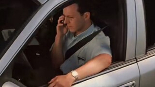 The man's arm was suddenly burned by 1200-degree sunlight!