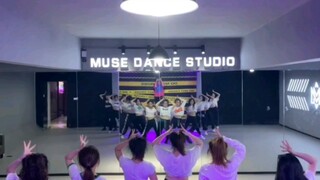 Pretty Savage BLACKPINK pretty savage remix remix multi-person dance group training original version