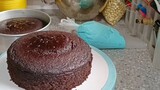 #frosting a cake with tiktok theme