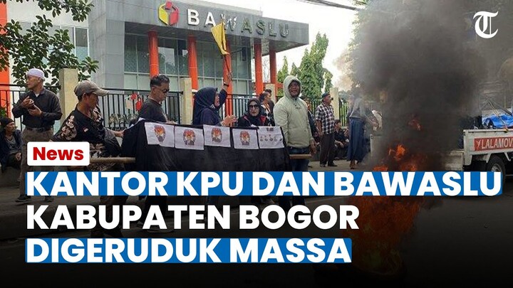 KANTOR KPU DAN BAWASLU Kabupaten Bogor Digeruduk, Massa Aksi Bawa Keranda hingga Bendera Kuning