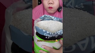 DYMA |ASMR RAW RICE EATING |Makan Beras | asmrrawriceeating| #asmrsounds  #asmr #shorts #mukbang(1)