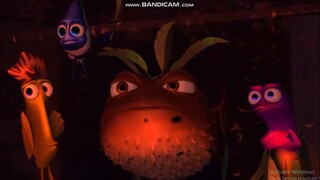 Finding Nemo - Escape Dentist Scene