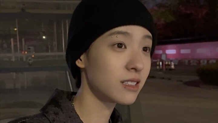 หญิงแท้ไม่พูดอะไร เพียงเคาะประตูต่อไป