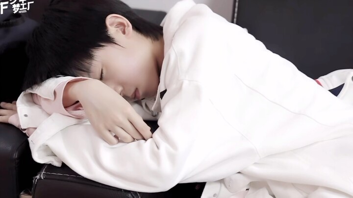 【TF家族四代】听说温文尔雅的百京小少爷上楼了？没想到竟然...出现极限反差感！——杨博文练习室舞蹈全记录