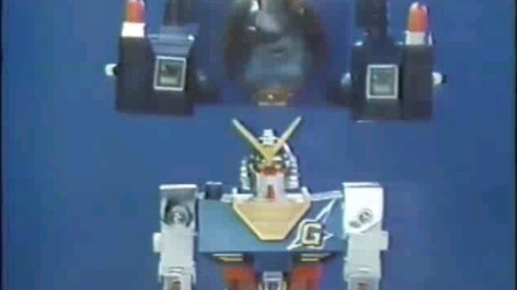 Quảng cáo đồ chơi Gundam vào đầu những năm 1980