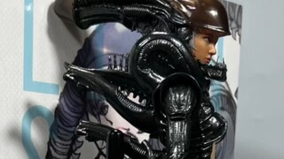 Gadis alien keren akan datang!