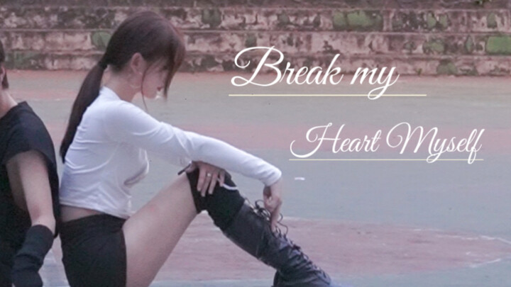 Jida Roadshow｜Duet "Break My Heart Myself" antara Shin Liuzhen dan Huang Lizhi, para mahasiswi menar