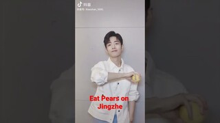 Xiao Zhan Tiktok ( Douyin) updated today!Eat pears on Jingzhe