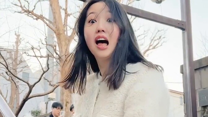 Bạn…tên bạn là…? ! ! ? ?