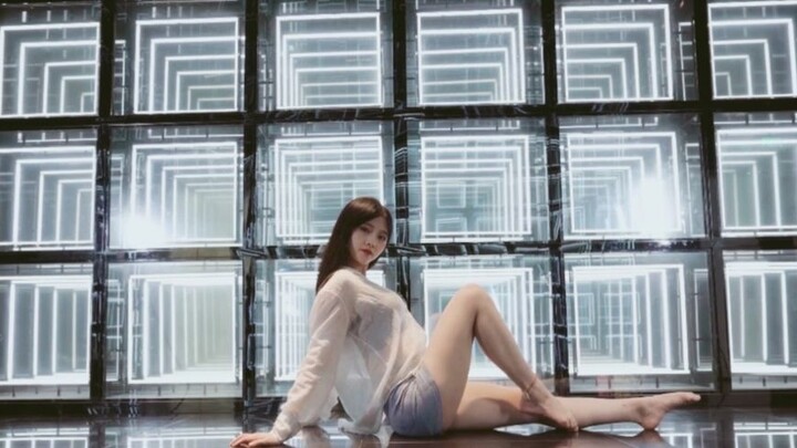 [Hide and Seek] Kenangan Klasik Lagu Kedua Nine Muses-"Insomnia and Hunger" Gadis seksi bertumit tin