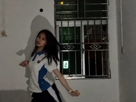 เมื่อคนที่แค่มีทักษะการเต้นจีนขั้นพื้นฐานก็เต้นได้เหมือนเจนนี่