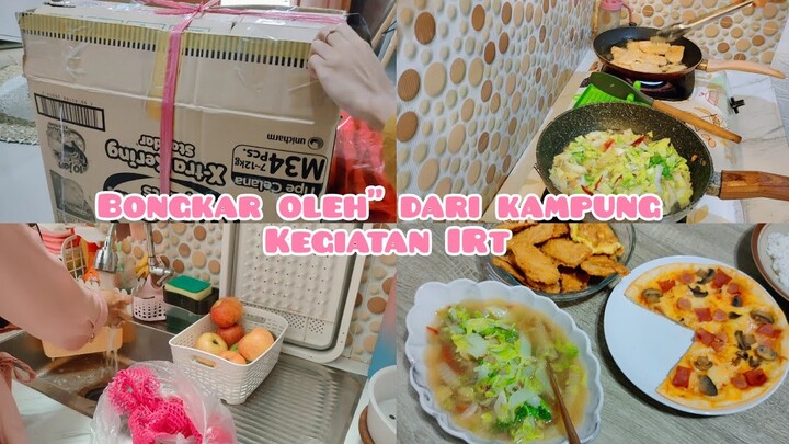 BONGKAR OLEH OLEH YANG DI BAWAIN ORTU DARI KAMPUNG | KEGIATAN IRT